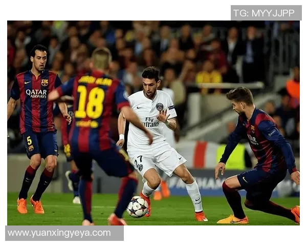 足球明星意外受伤引发广泛关注球迷心痛不已未来赛季前景堪忧