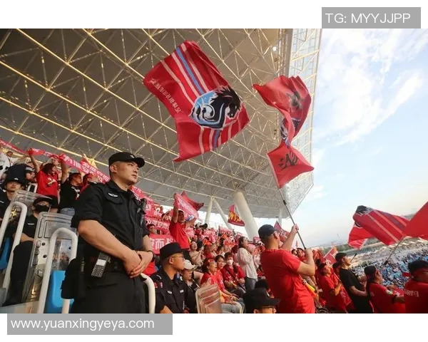 足球明星因肚子疼紧急就医球迷担忧其健康状况与比赛前景