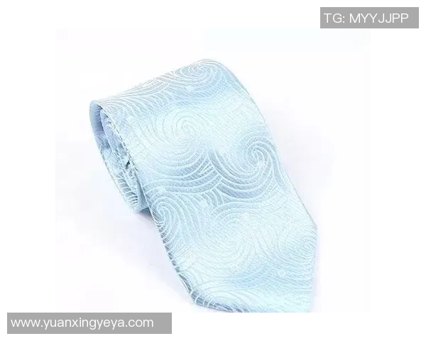 足球明星背包揭秘视频展现他们的生活与个性魅力 足球明星背包揭秘视频展现他们的生活与个性魅力